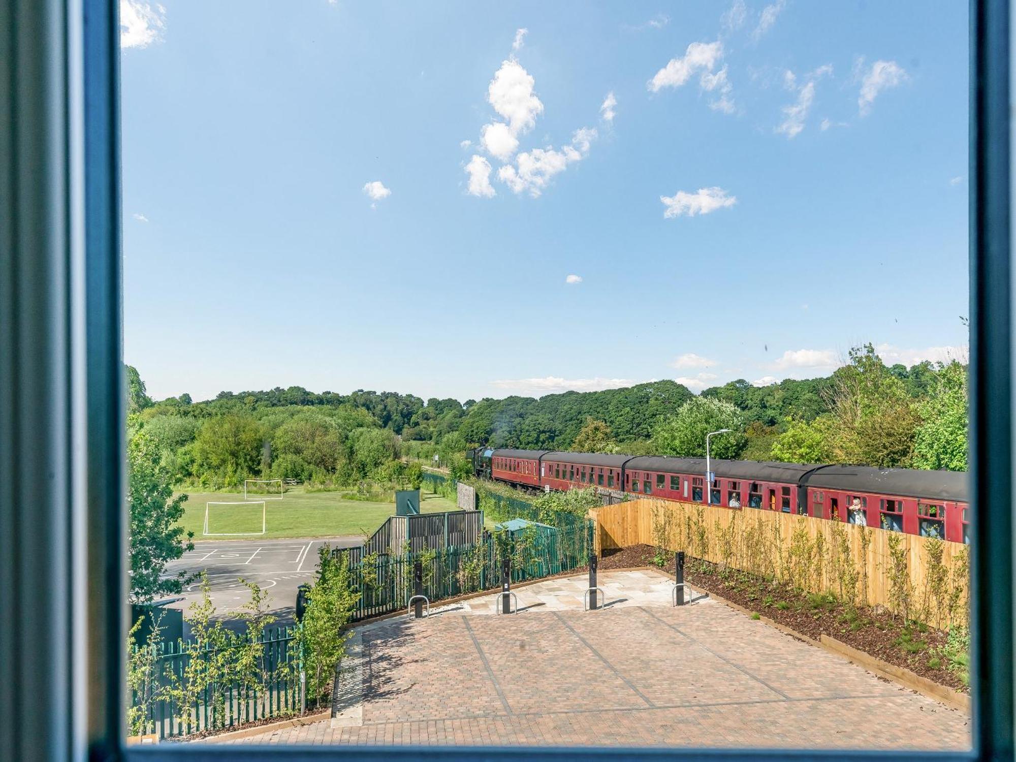Whistle Stop Whitby Exterior foto